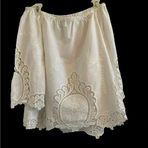 Off the Shoulder White Top with Embroidery - Picture 1 of 3